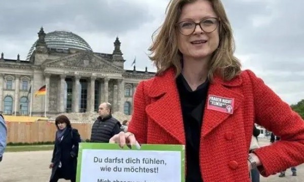 德国人将实现”性别自由”：法律允许一年改一次性别 女性更衣室等变性也可用